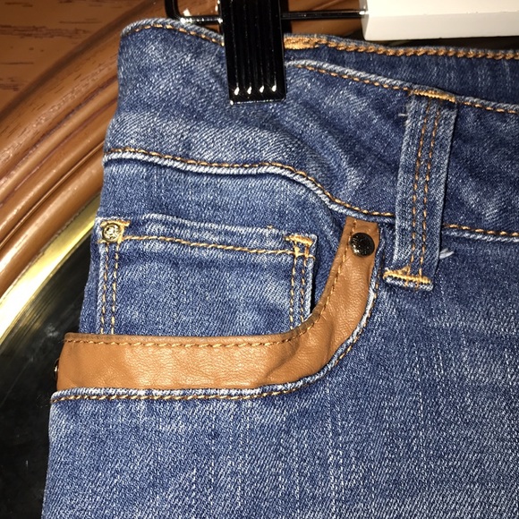 White House Black Market Vegan Leather Tipped Cropped Ankle Zip Skimmer Jeans - Picture 8 of 16